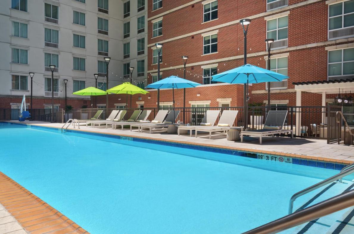 Hilton Garden Inn Atlanta Midtown Exterior photo